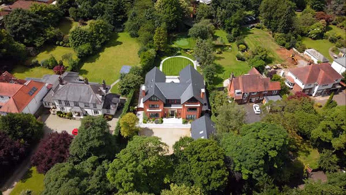 Phantom cinematic property film still of 88 Circular Road in Belfast, captured with FPV drone, aerial and dusk photography